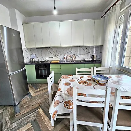 Daily 3 Апартаменты Тирана